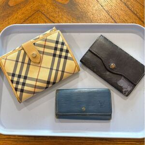 BUNDLE OF THREE (3) DAMAGED/POOR CONDITION ITEMS BURBERRY, LV & BOTTEGA VENETA